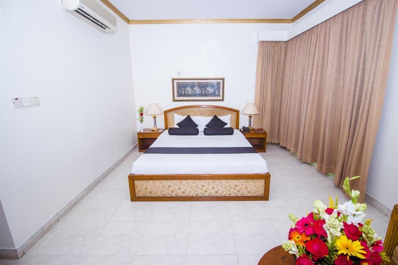 Hotel De Crystal Crown Dhaka Exterior photo