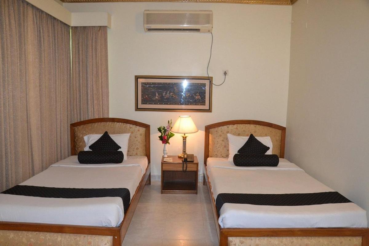Hotel De Crystal Crown Dhaka Exterior photo