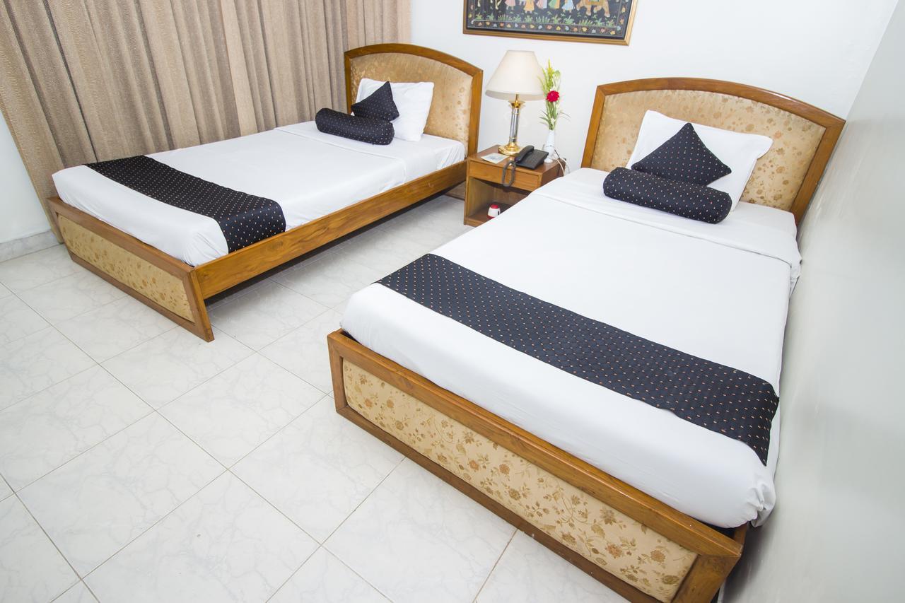 Hotel De Crystal Crown Dhaka Exterior photo