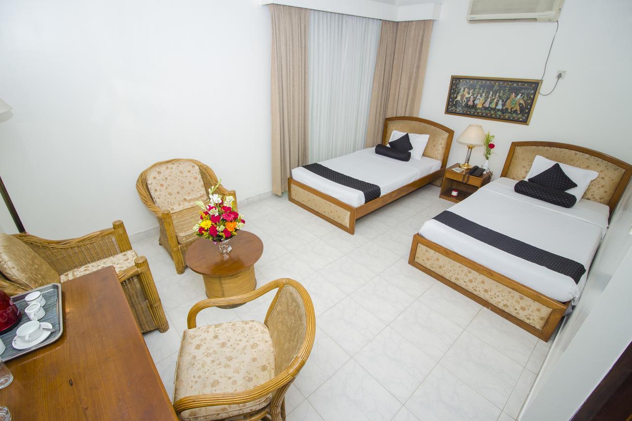 Hotel De Crystal Crown Dhaka Exterior photo