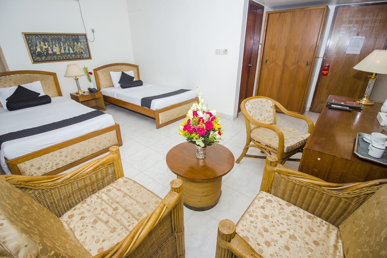 Hotel De Crystal Crown Dhaka Exterior photo